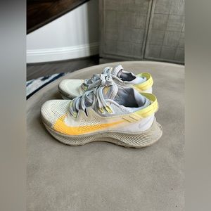 Nike Pegasus Trail 2 Women's Trail Running Shoe size 5